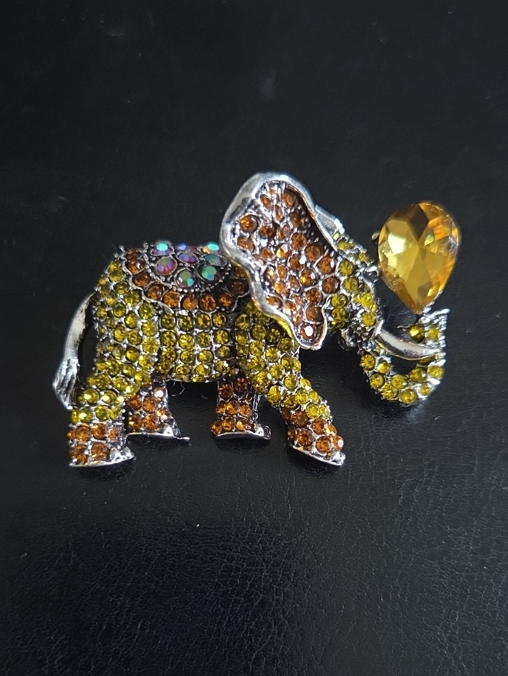 Crystal Elephant Brooch Pin in Yellow and Amber, Nwot